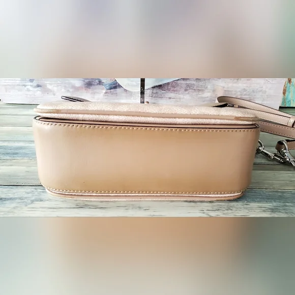 Coach Cassie Crossbody 19 In Signature Canvas/Leather - Picture 6 of 16